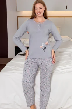 Piżamy^Royalfashion Bawełniana piżama damska ze spodniami w kwiaty