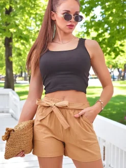 Szorty^Royalfashion Bawełniane krótkie spodenki damskie z gumką i troczkami w pasie Camel