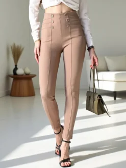 Spodnie Materiałowe|Legginsy / Tregginsy^Royalfashion Bawełniane spodnie typu tregginsy damskie z ozdobnymi guzikami jasny brązowy