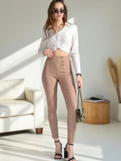 Spodnie Materiałowe|Legginsy / Tregginsy^Royalfashion Bawełniane spodnie typu tregginsy damskie z ozdobnymi guzikami jasny brązowy