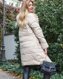 Kurtki / Marynarki / Płaszcze^Royalfashion Beżowa damska długa kurtka zimowa z syntetycznym ociepleniem beżowy