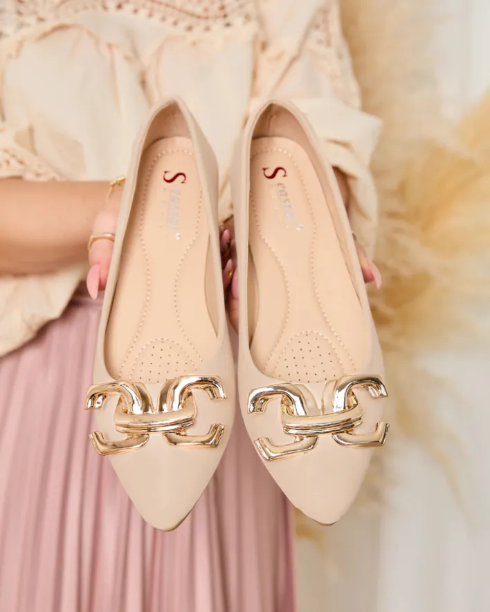 Baleriny Klasyczne^Royalfashion Beżowe baleriny damskie w szpic z ozdobą na nosku Figgda beżowy