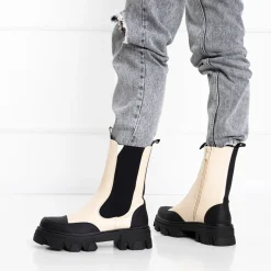 Botki Z Delikatnym Ociepleniem|Botki Na Płaskim Obcasie^Royalfashion Beżowe damskie botki na masywnej podeszwie Rosidi beżowy