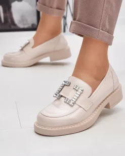 Półbuty^Royalfashion Beżowe damskie półbuty z kryształkami Larri beżowy