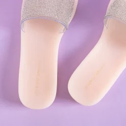 Klapki Basenowe|Klapki Płaskie^Royalfashion Beżowe damskie gumowe klapki z cyrkoniami Niamh beżowy