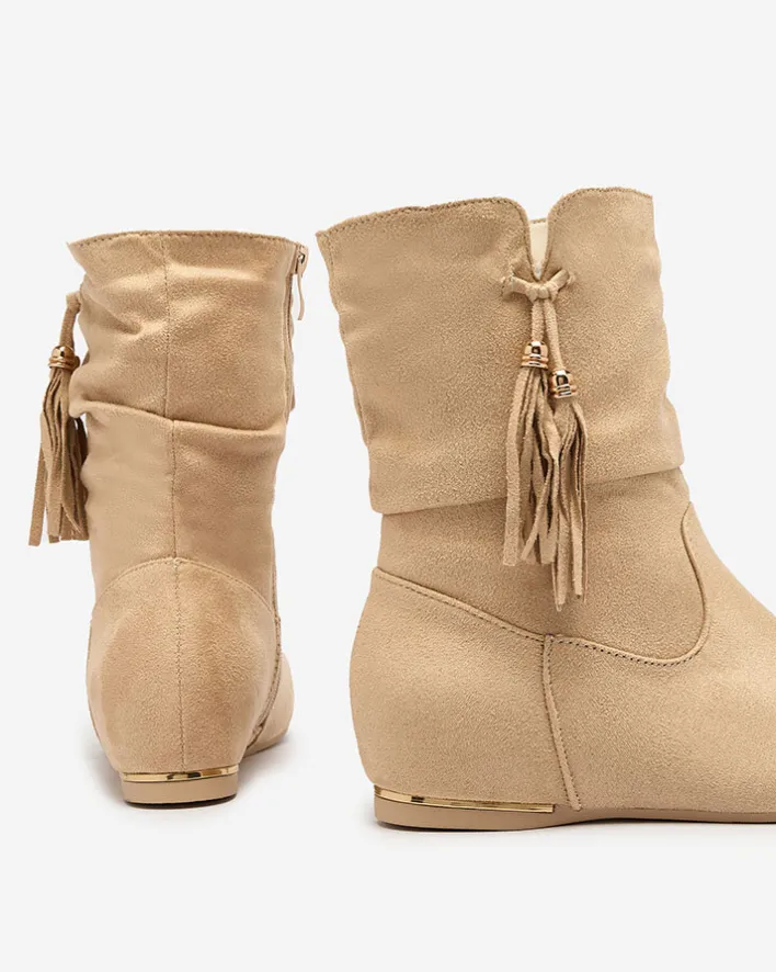 Botki Z Delikatnym Ociepleniem|Botki Na Koturnie^Royalfashion Beżowe eko - zamszowe botki na krytym koturnie Lovely beżowy