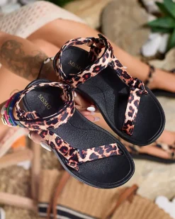 Sandały Płaskie^Royalfashion Beżowe sandały damskie we wzór w panterkę Leonno brązowy