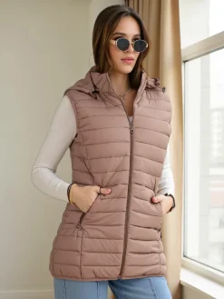 Kurtki / Marynarki / Płaszcze^Royalfashion Bezrękawnik damski z odpinanym kapturem jasny brązowy