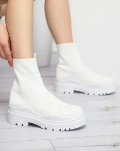 Botki Bez Ocieplenia|Botki Na Płaskim Obcasie^Royalfashion Białe botki damskie na płaskim obcasie Seritis biały