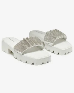 Klapki Na Obcasie^Royalfashion Białe klapki damskie z cyrkoniami Emkoy biały