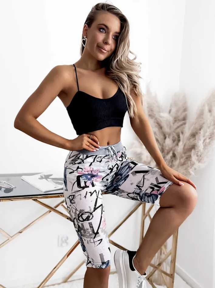 Spodenki 3/4|Krótkie Spodenki^Royalfashion Biało- niebieskie spodenki damskie 3/4 z printem biały