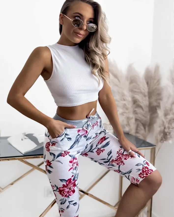 Spodenki 3/4|Krótkie Spodenki^Royalfashion Biało- różowe spodenki damskie 3/4 z printem biały