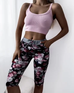 Spodenki 3/4|Krótkie Spodenki^Royalfashion Bordowe damskie spodenki 3/4 z kwiatowym wzorem Granatowy