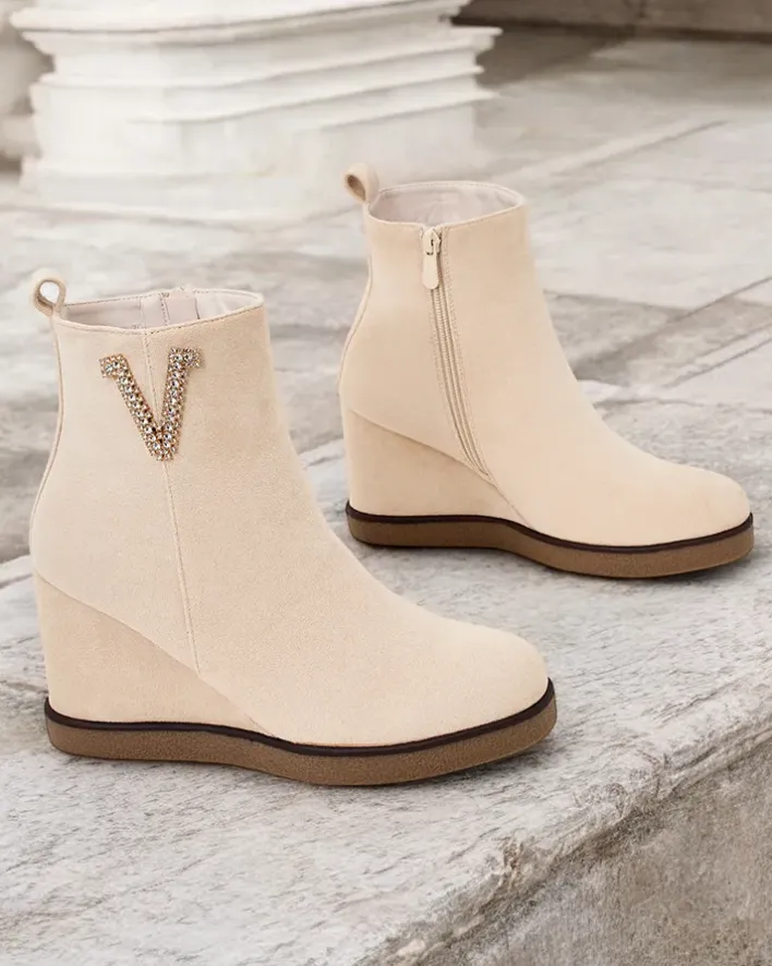 Botki Z Delikatnym Ociepleniem|Botki Na Koturnie^Royalfashion Botki damskie na koturnie Nerias beżowy