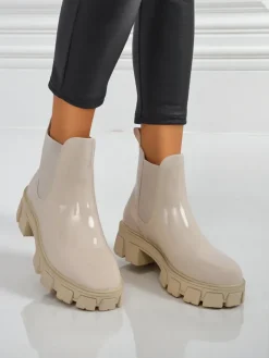 Botki Bez Ocieplenia|Botki Na Słupku^Royalfashion Botki na masywnej podeszwie z eko skóry lakierowanej Calista Weide beżowy