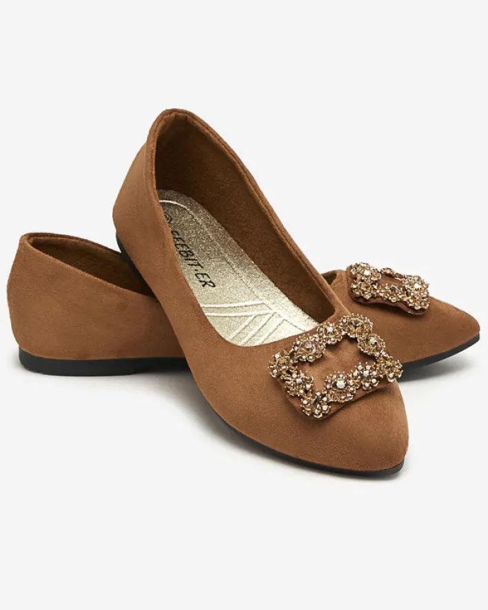 Baleriny Klasyczne^Royalfashion Brązowe damskie eko-zamszowe balerinki z ozdobą Linselisa brązowy