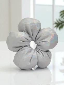 Akcesoria Do Włosów^Royalfashion Błyszcząca gumka do włosów w kształcie kwiatu srebrny