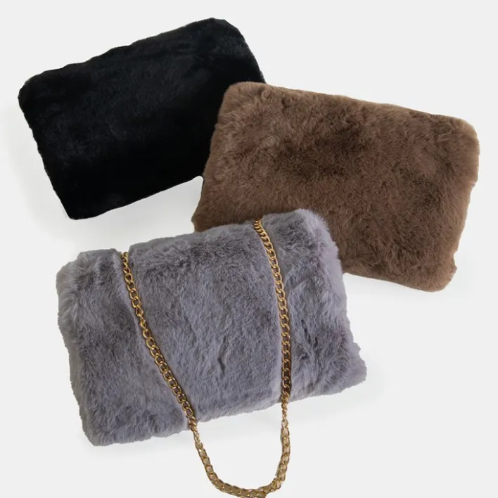 Wieczorowe|Małe Torebki^Royalfashion Czarna futrzana torebka na ramię czarny