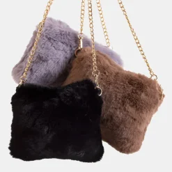 Wieczorowe|Małe Torebki^Royalfashion Czarna futrzana torebka na złotym łańcuszku czarny