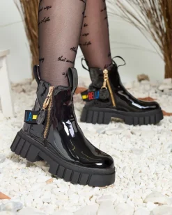 Botki Z Delikatnym Ociepleniem|Botki Na Płaskim Obcasie^Royalfashion Czarne botki damskie lakierowane Poirop czarny