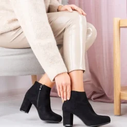 Botki Bez Ocieplenia|Botki Na Słupku^Royalfashion Czarne botki na wyższym słupku Soleah czarny