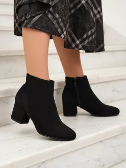 Botki Bez Ocieplenia|Botki Na Słupku^Royalfashion Czarne botki damskie na niskim słupku Referra czarny