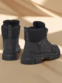 Trapery|Botki Z Delikatnym Ociepleniem^Royalfashion Czarne damskie ocieplane botki typu trapery Hogenaf czarny