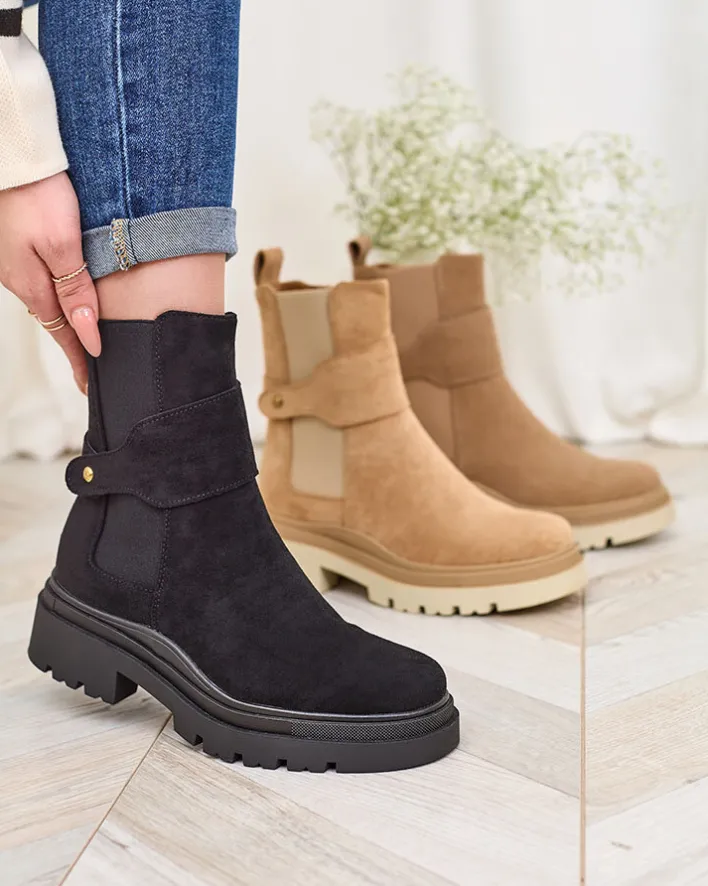 Botki Z Delikatnym Ociepleniem|Botki Na Płaskim Obcasie^Royalfashion Czarne damskie botki z ozdobnym paskiem Doasa czarny