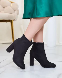 Botki Bez Ocieplenia|Botki Na Słupku^Royalfashion Czarne damskie botki na słupku Sterica