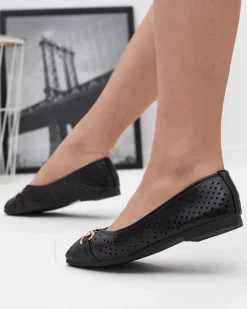 Baleriny Klasyczne^Royalfashion Czarne damskie ażurowe baleriny ze złotą ozdobą Serilla czarny