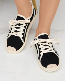 Trampki^Royalfashion Czarne damskie tenisówki tkaninowe Mokida czarny