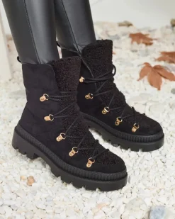 Trapery|Botki Sznurowane^Royalfashion Czarne damskie ocieplane botki typu trapery z kożuszkiem Lery Walk czarny