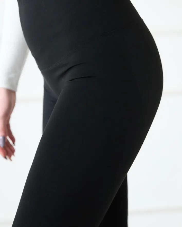 Legginsy / Tregginsy^Royalfashion Czarne damskie legginsy z szeroką gumą w pasie