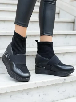 Botki Z Delikatnym Ociepleniem|Botki Na Koturnie^Royalfashion Czarne damskie wsuwane botki z tłoczeniem Keleda czarny