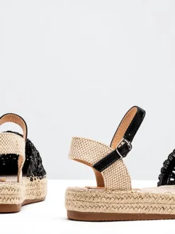 Espadryle Płaskie^Royalfashion Czarne damskie espadryle z ażurową cholewką Triumf czarny