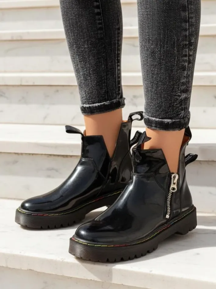 Botki Bez Ocieplenia|Botki Na Płaskim Obcasie^Royalfashion Czarne lakierowane botki damskie z suwakiem Odeta czarny