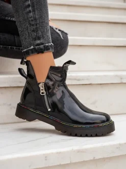 Botki Bez Ocieplenia|Botki Na Płaskim Obcasie^Royalfashion Czarne lakierowane botki damskie z suwakiem Odeta czarny