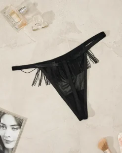Stringi^Royalfashion Czarne majtki damskie stringi z frędzelkami