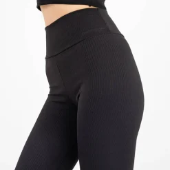 Legginsy / Tregginsy^Royalfashion Czarne prążkowane damskie legginsy z wysokim stanem czarny