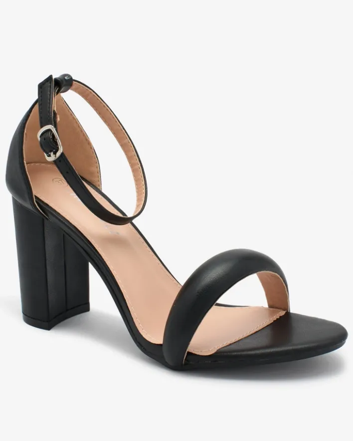 Buty Na Wielkie Wyjście|Sandały Na Słupku^Royalfashion Czarne Sandałki damskie na wysokim słupku Vefre