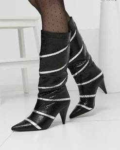 Kozaki Na Obcasie|Kozaki Z Ociepleniem^Royalfashion Czarno- srebrne damskie kozaki na szpilce z tłoczeniem w paski Felifea czarny
