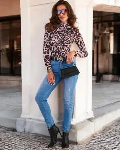 Bluzki / Koszule / Koszulki^Royalfashion Damska bluzka z marszczeniem i kwiatem brązowy