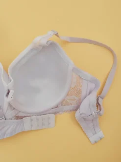 Codzienne^Royalfashion Damski usztywniany biustonosz z siateczką biały