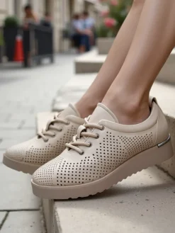 Półbuty^Royalfashion Damskie ażurowe półbuty Gofielle beżowy