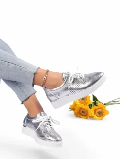 Półbuty^Royalfashion Damskie ażurowe półbuty Gofielle srebrny