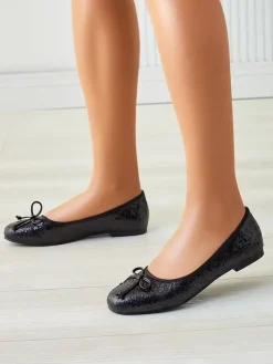 Buty Na Wielkie Wyjście|Baleriny Klasyczne^Royalfashion Damskie baleriny z brokatem i kokardką Aramie czarny