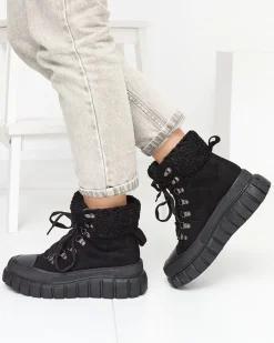 Botki Bez Ocieplenia|Botki Na Platformie^Royalfashion Damskie czarne eko-zamszowe botki z kożuszkiem Vetic czarny