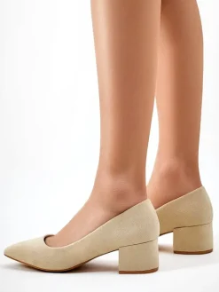 Klasyczne^Royalfashion Damskie czółenka na niskim obcasie Bosanna beżowy