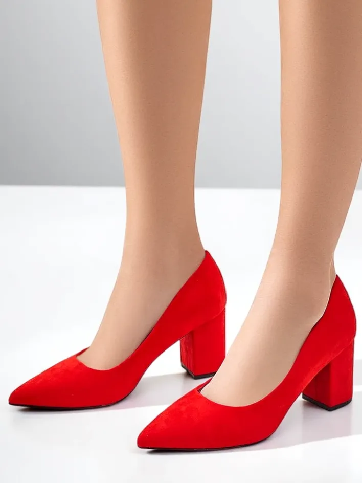 Klasyczne^Royalfashion Damskie czółenka eko zamszowe Ugandes czerwony