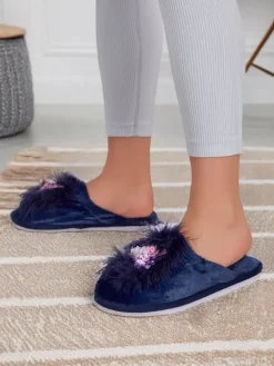 Kapcie^Royalfashion Damskie futrzane kapcie z kwiatami Ederra Granatowy